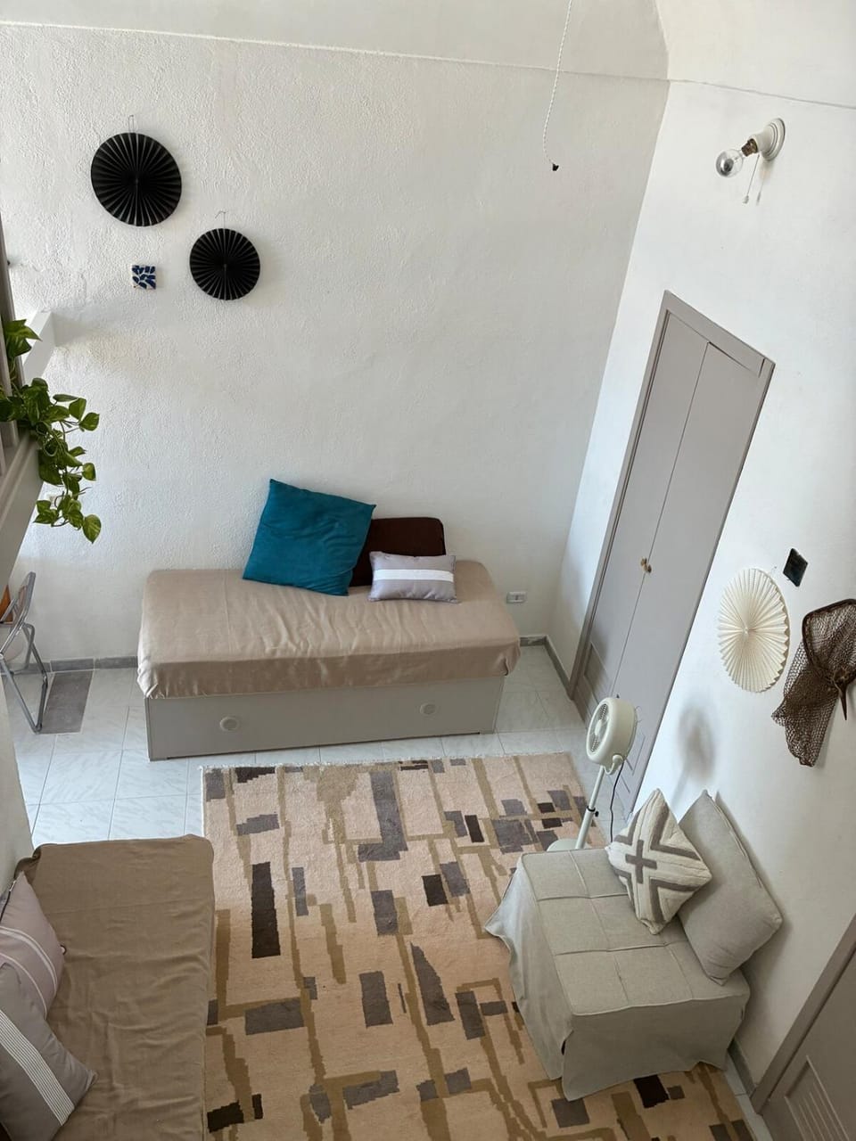 Bed, Living room