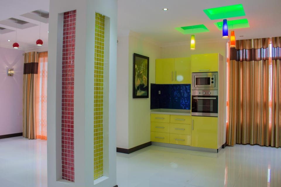 Kitchen or kitchenette, Decorative detail, pet friendly