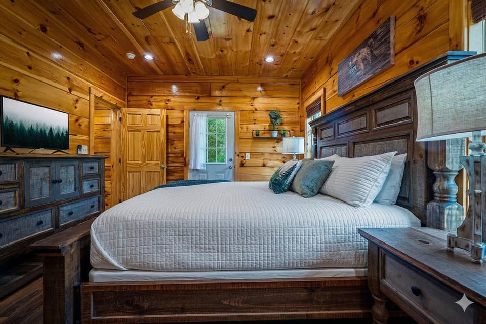 Bed, TV and multimedia, Bedroom, furniture