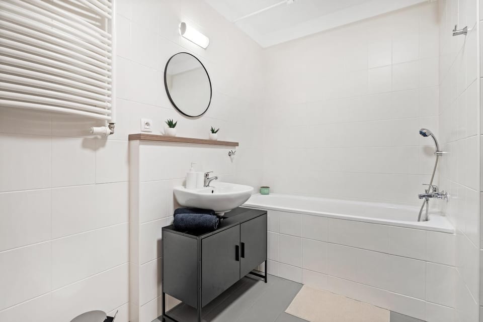 Bathroom, Bath, towels