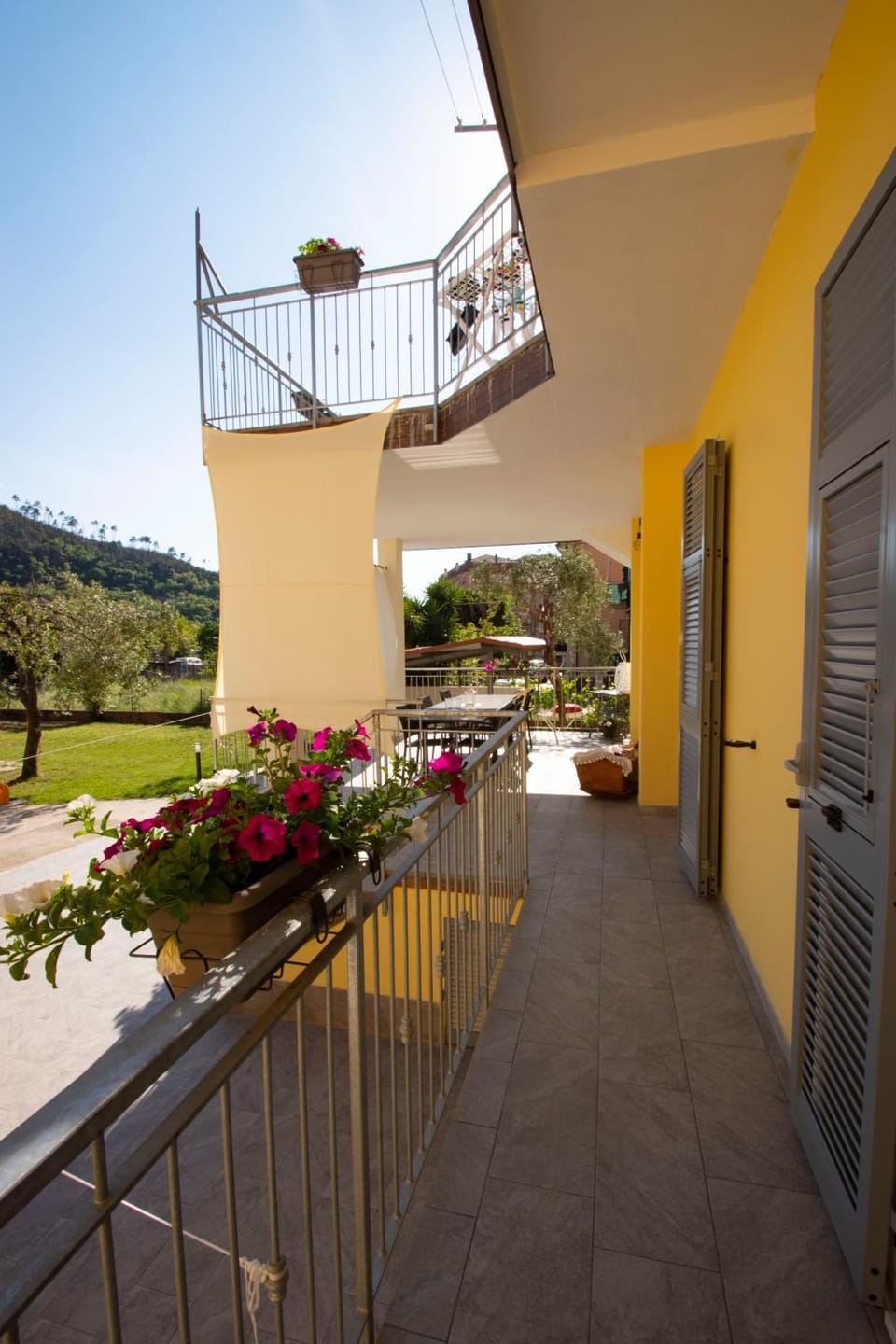 LE GEMME Bed & Breakfast con parcheggio e giardino Bed and Breakfast in Casarza Ligure