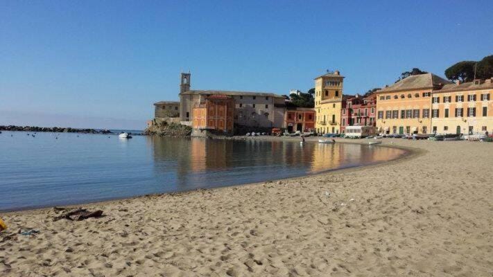 LE GEMME Bed & Breakfast con parcheggio e giardino Bed and Breakfast in Casarza Ligure
