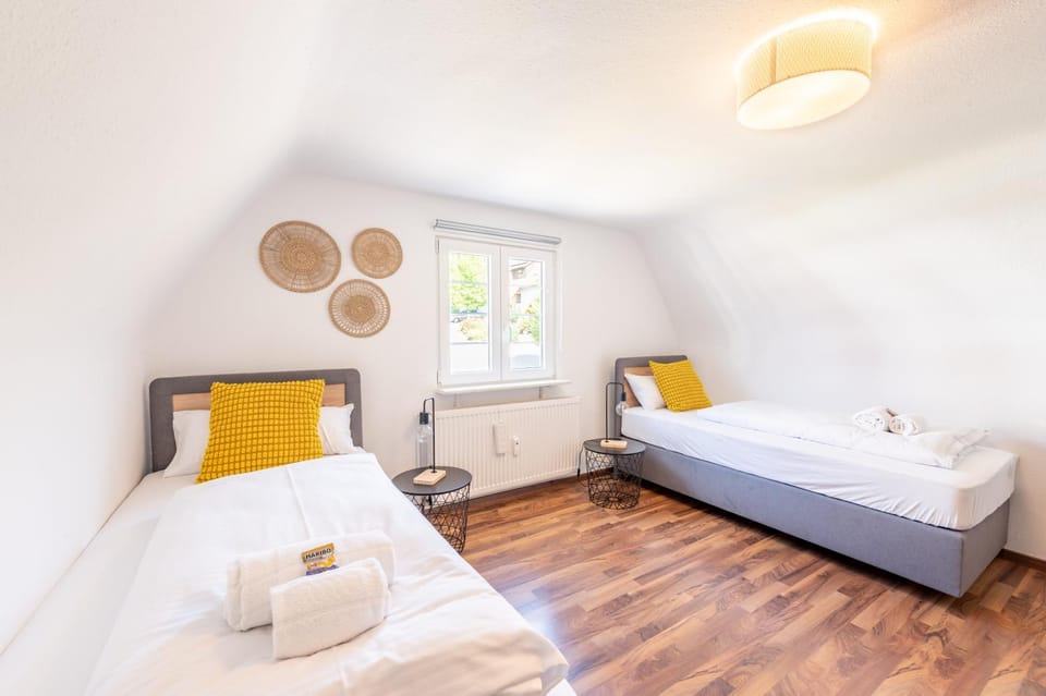 Bed, Photo of the whole room, Bedroom, towels, laundry, laundry