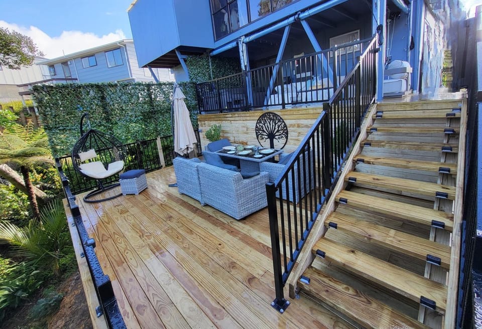 Patio Time on the Blue House Decks in Paihia Apartment in Paihia