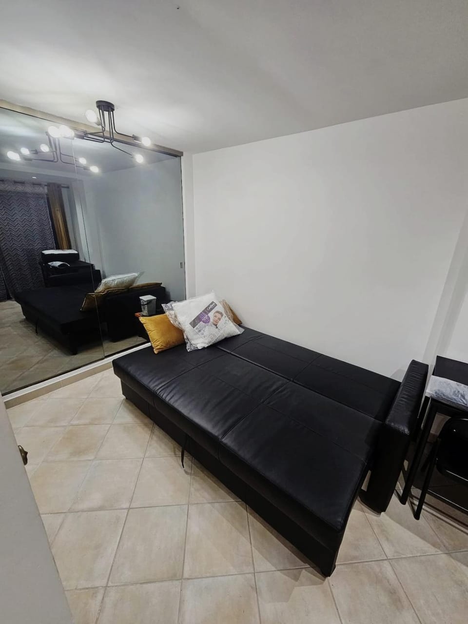 Blak Miroir Cosy T1 au cœur d'Evry Apartment in Île-de-France