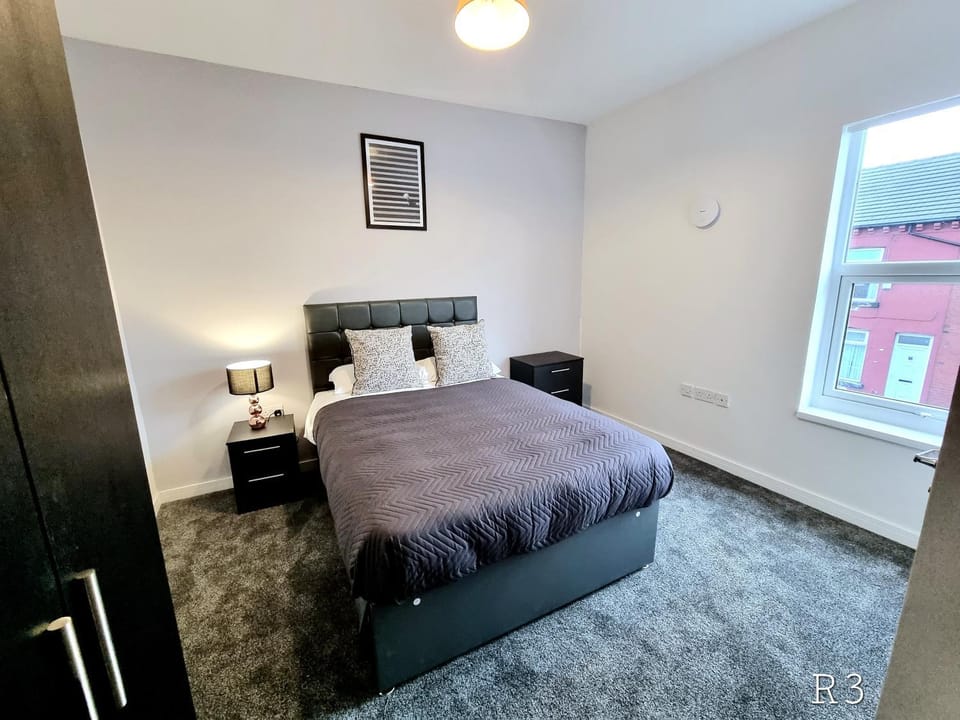 ClenHolm Guest House Bed and Breakfast in Wolverhampton