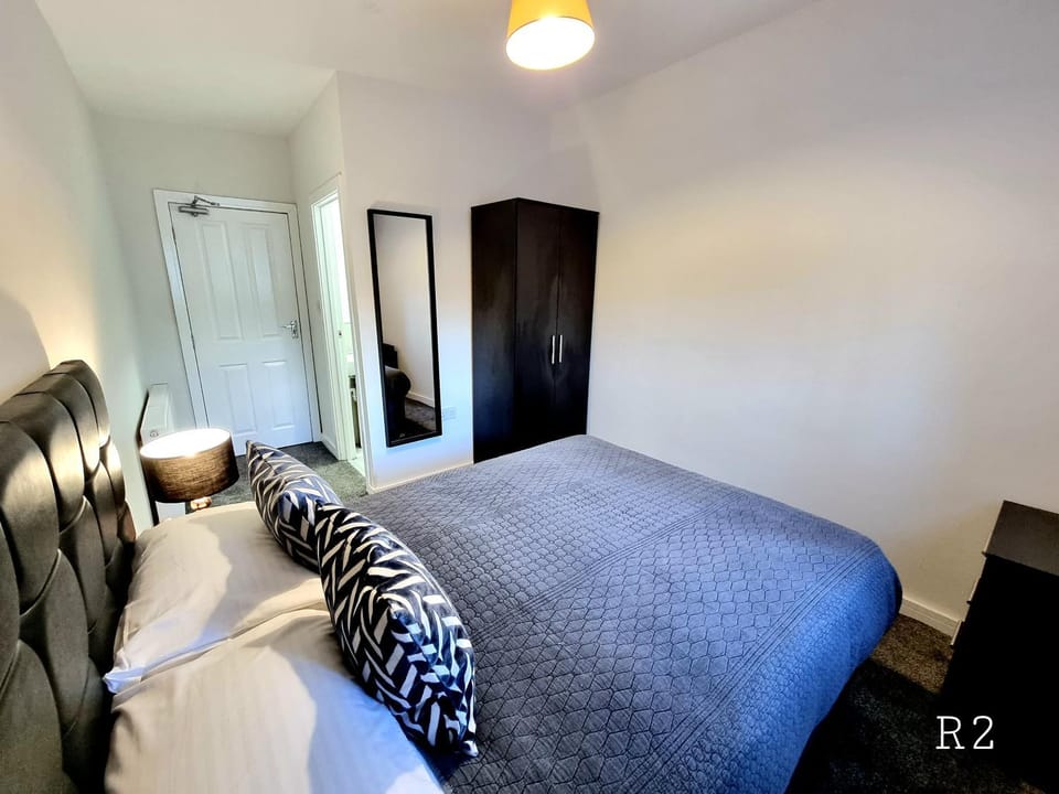 ClenHolm Guest House Bed and Breakfast in Wolverhampton