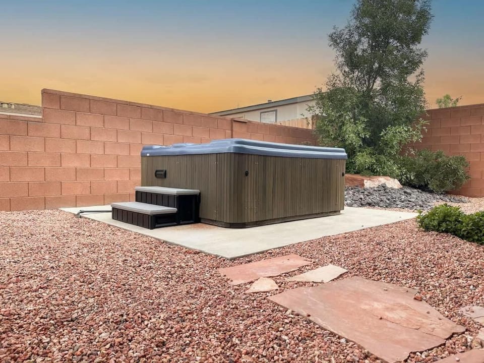 The Retreat - Hot Tub Fire Pit Boat Parking House in Page