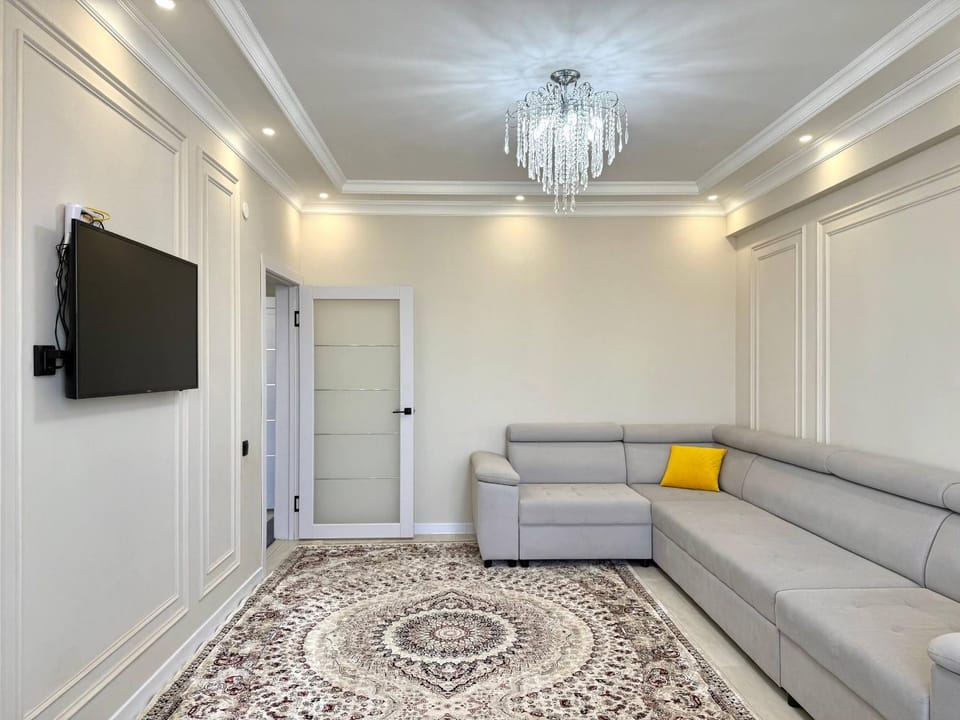 Communal lounge/ TV room, TV and multimedia, Living room, Seating area, Evening entertainment