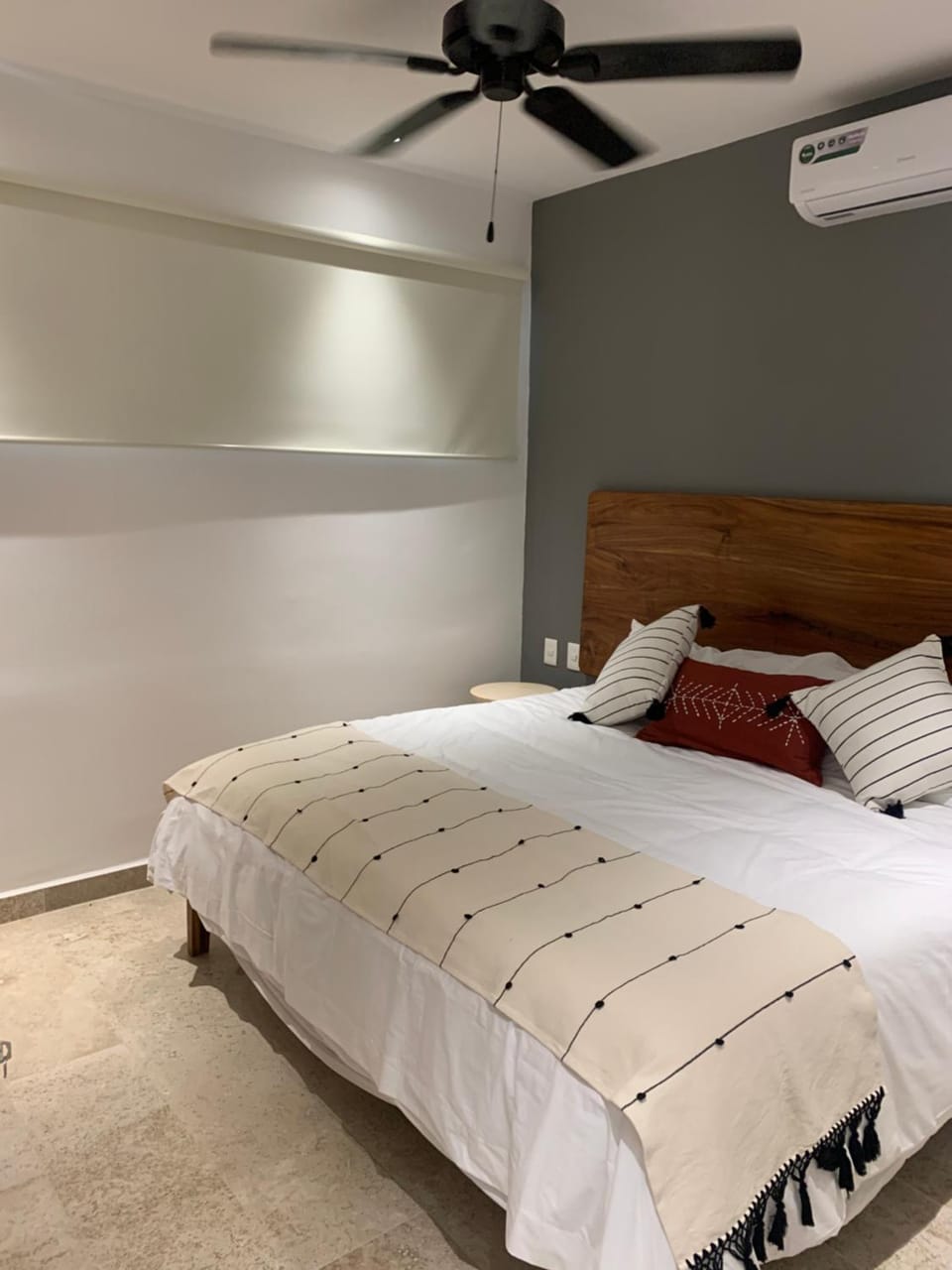Bed, Photo of the whole room, Bedroom, air conditioner