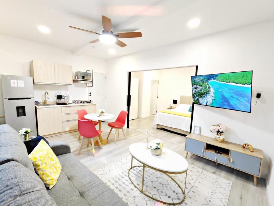 Luz Maria 7 MaiaHome Polanco Chic 1BR Terrace Wi-Fi 300 Mbps Apartment in Mexico City
