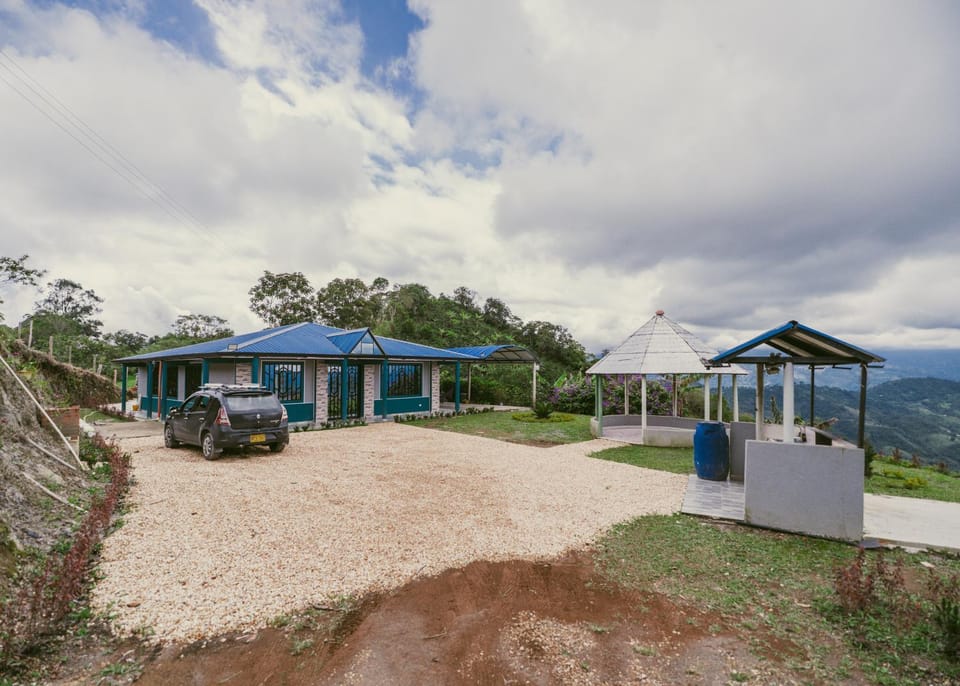 Rancho Buenavista House in Cundinamarca, Colombia