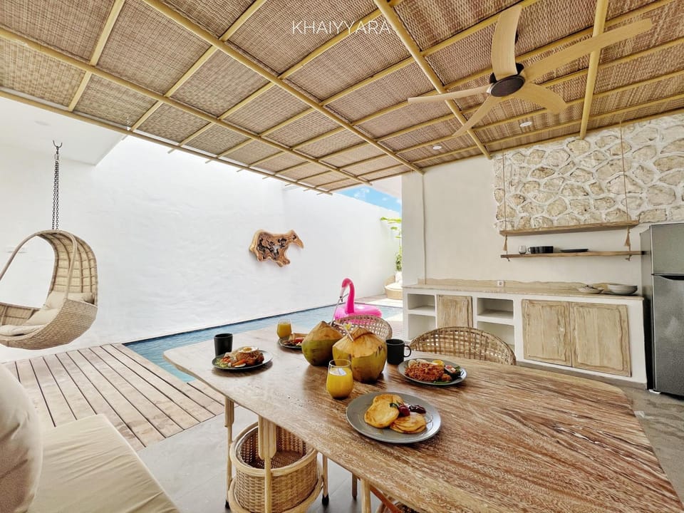 Kitchen or kitchenette, Dining area, Food, Breakfast, Breakfast, Continental breakfast