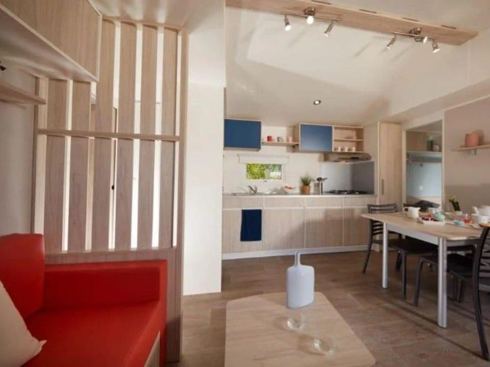 Mobil-home spacieux avec terrasse - 3 chambres - 6 personnes - API-1-52-452 Campground/ 
RV Resort in Pays de la Loire