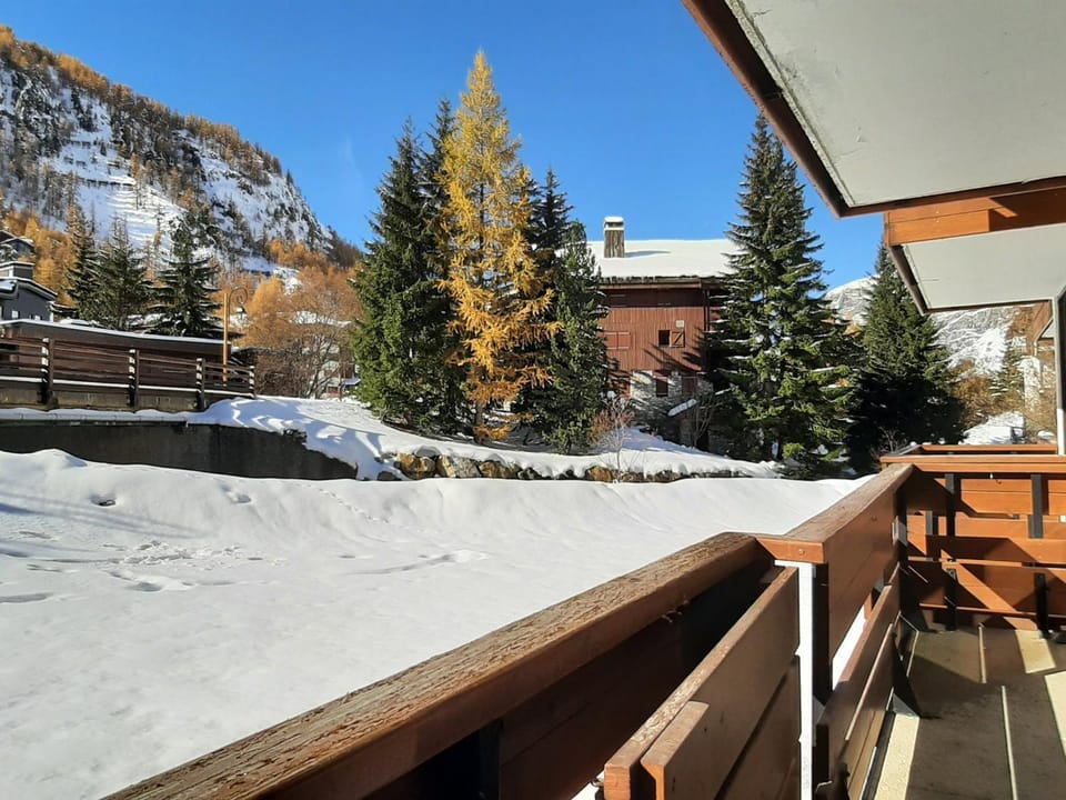 Appartement rénové au pied des pistes avec balcon - FR-1-518-170 Apartment in Val dIsere