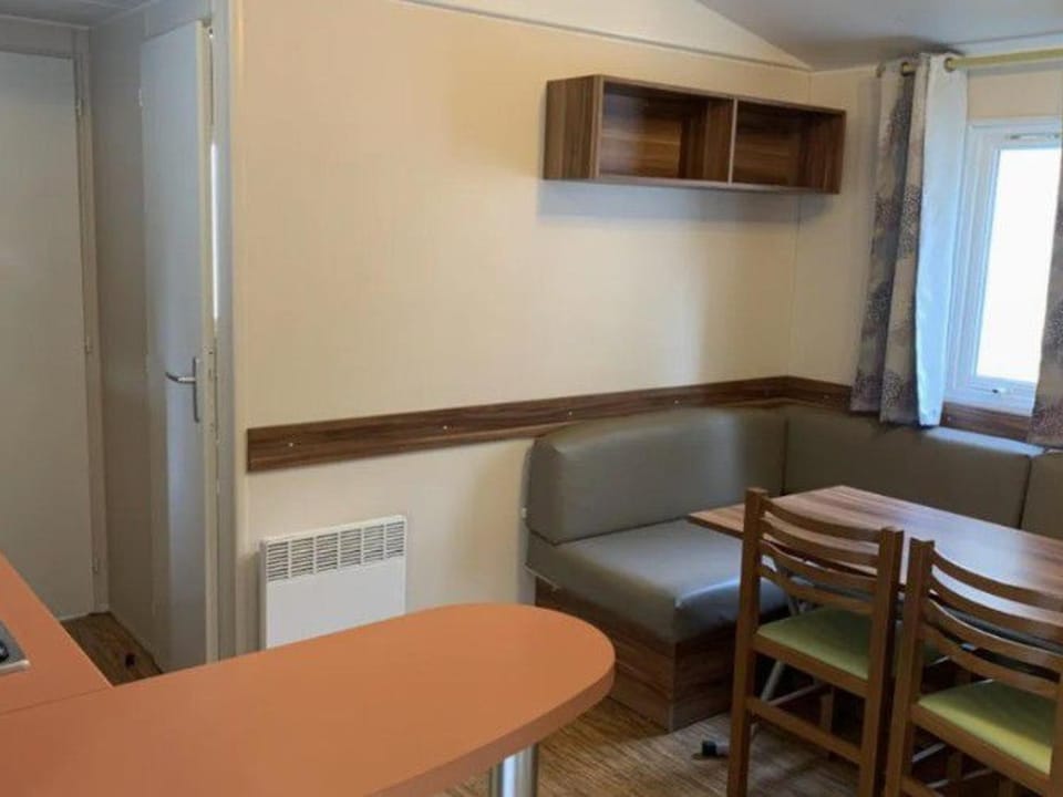 Mobil-home 5 pers avec terrasse à Argences-en-Aubrac - API-1-52-620 Campground/ 
RV Resort in Occitanie
