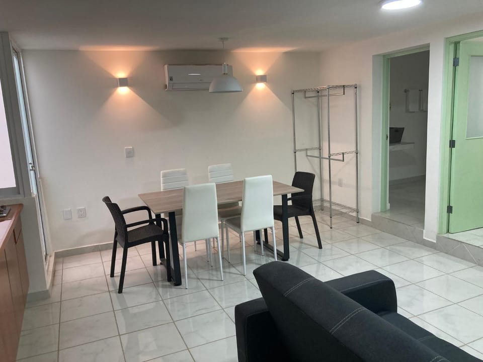 Restaurant/places to eat, Seating area, Dining area, air conditioner