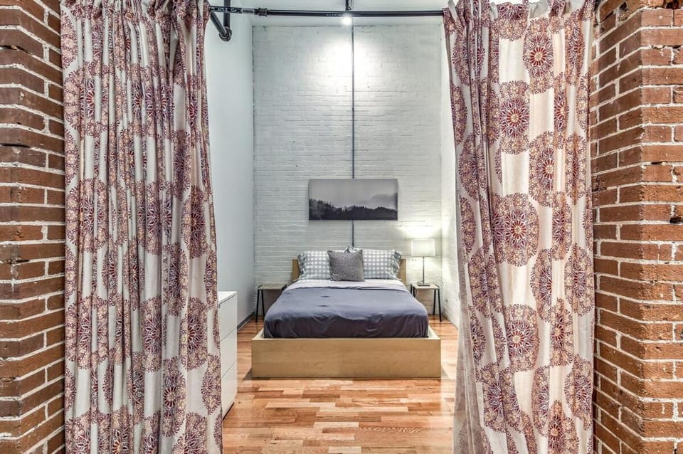 Denim Lofts-DWTN Loft Walk to Sports, Stadiums & Convention-2D Apartment in Saint Louis
