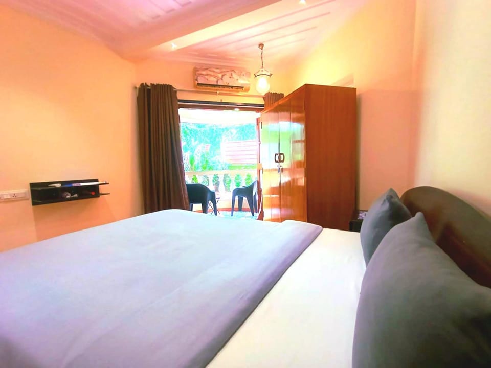 Golden Sandy Shores, 1bhk beach apartment Apartment in Benaulim