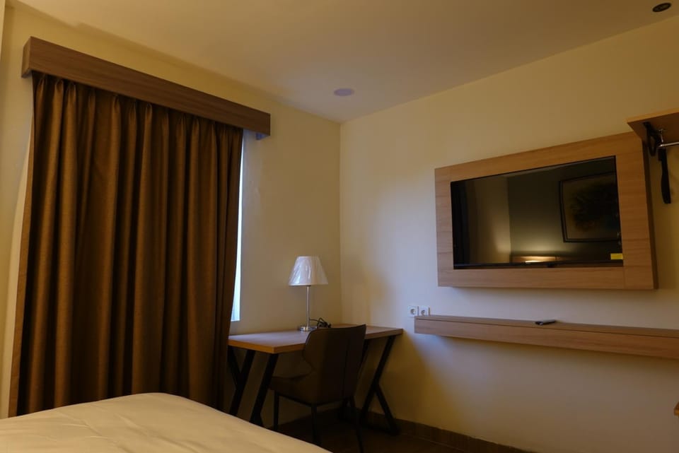 Property building, TV and multimedia, Bedroom