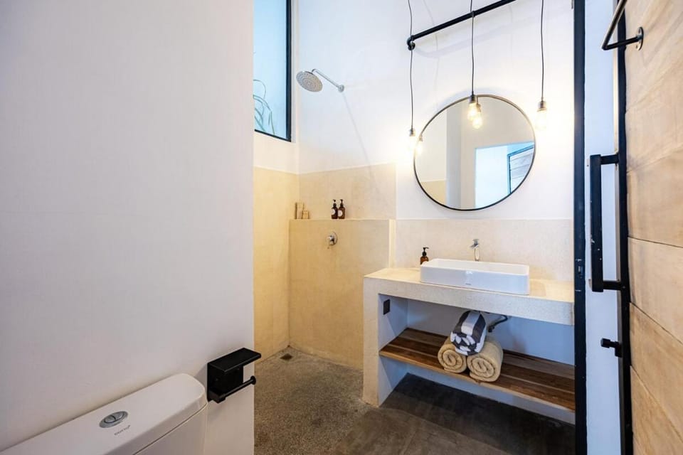 Shower, Bathroom, towels