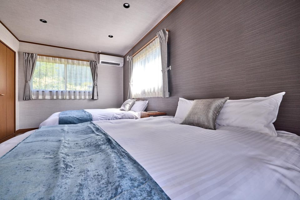 Bed, Bedroom, air conditioner