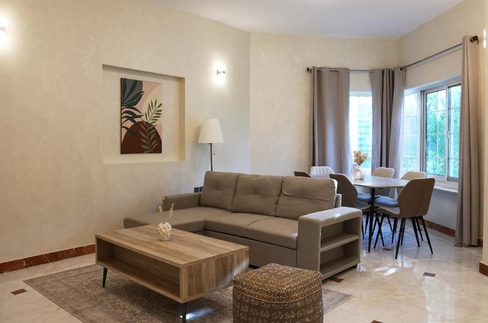 Emirati Stay Comfort & Local Charm Villas - 3 Villa in Al Sharjah