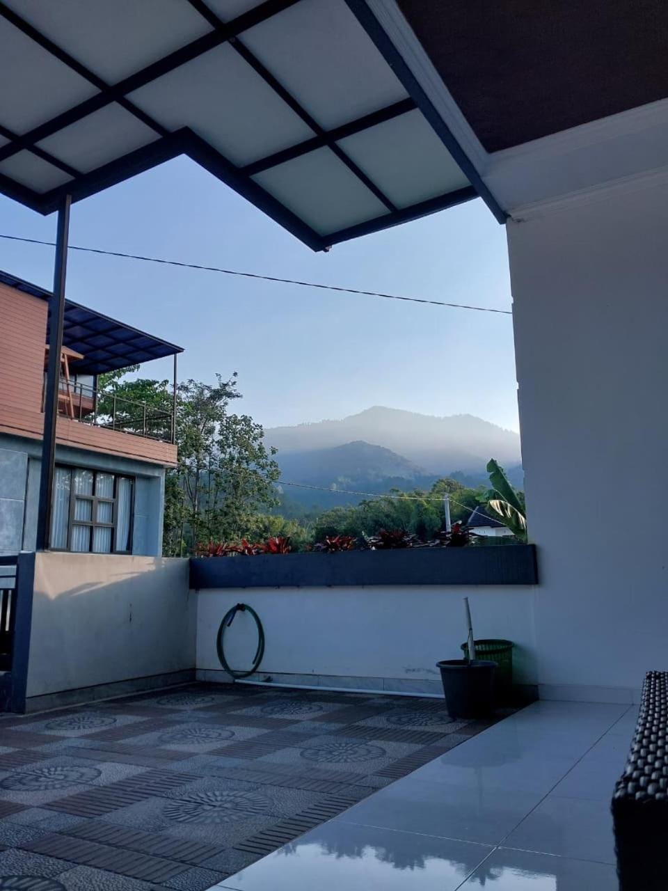 De Villa Tlekung Villa in Batu