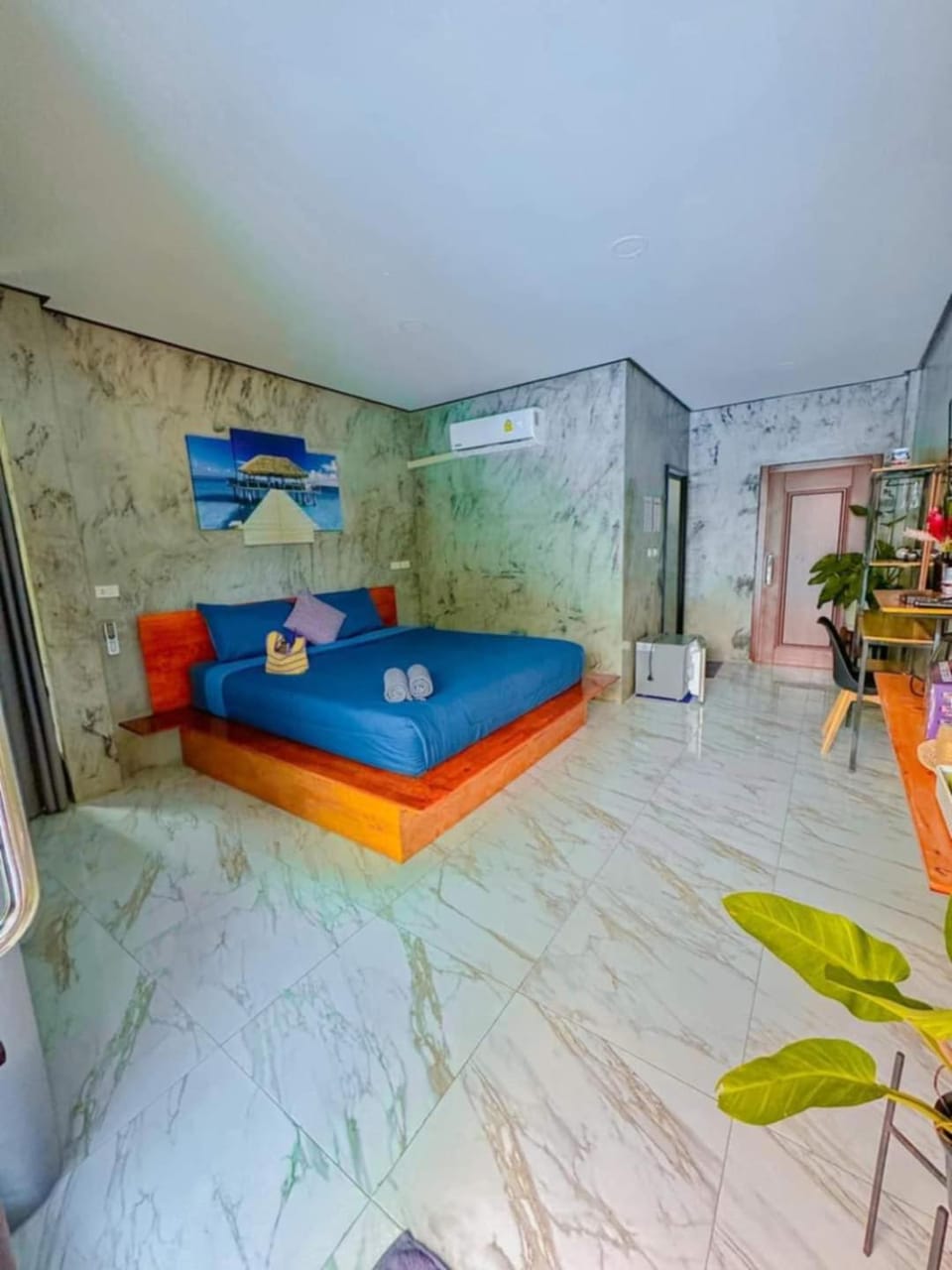 ในสวนรัตนมณีรีสอร์ท House in Thailand