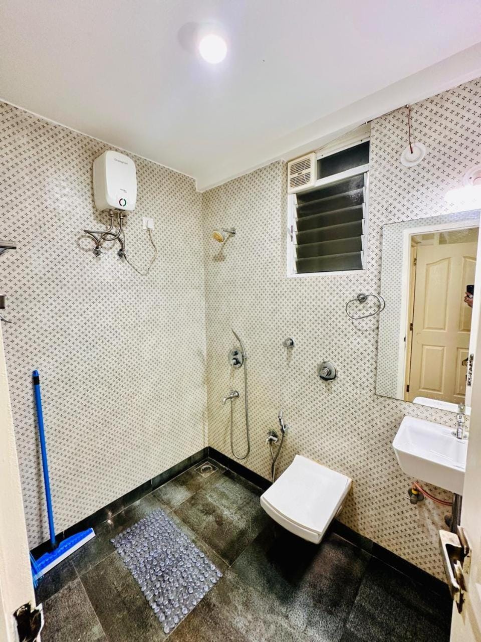 Palm View 1BHK with Pool & Café - Sazo Stays Apartment in Goa, India