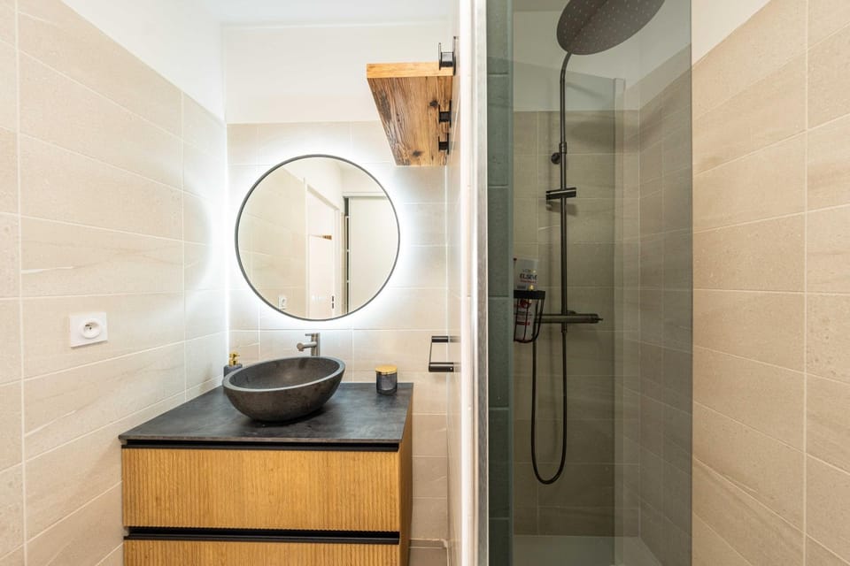 Modern 1 bedroom flat 2 Terraces Parking Cannes Apartment in Cannes