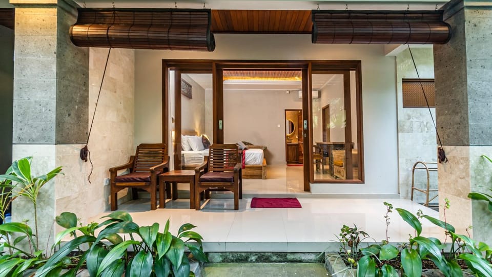 Patio, Living room