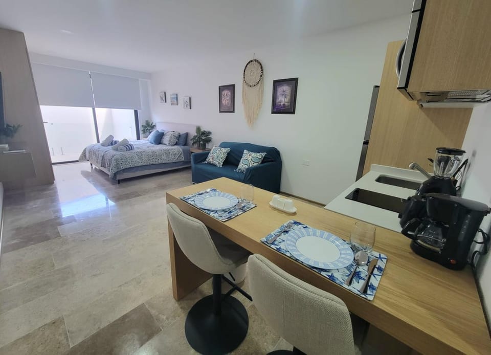 Bed, TV and multimedia, Living room, Photo of the whole room, Bedroom