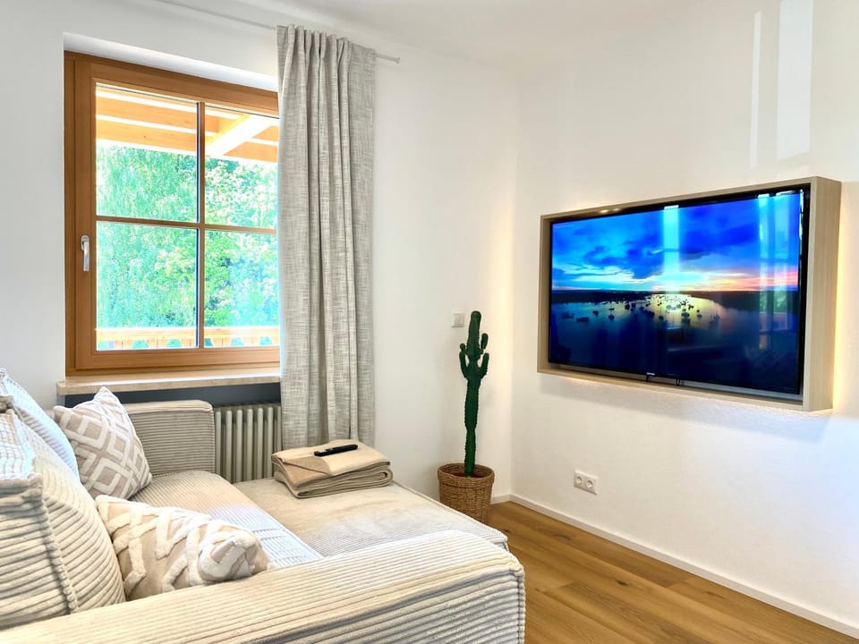 TV and multimedia, Living room, Photo of the whole room