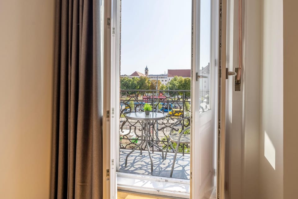 Patio, View (from property/room), Balcony/Terrace