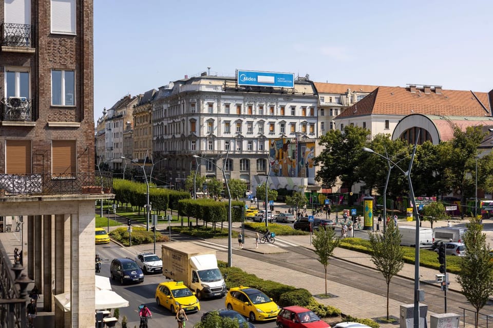 City view, Street view