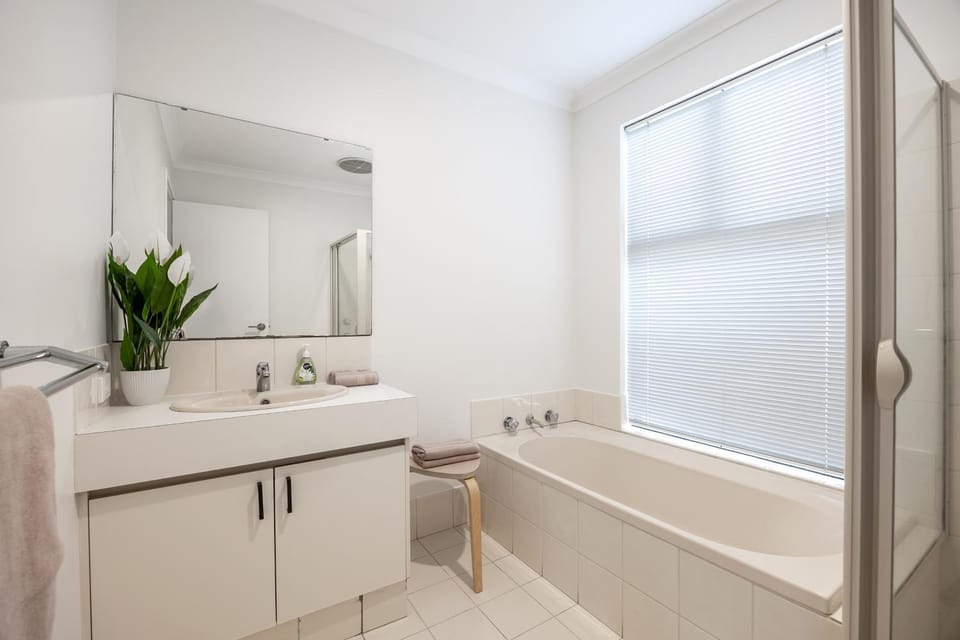 Shower, Bathroom, Bath, towels