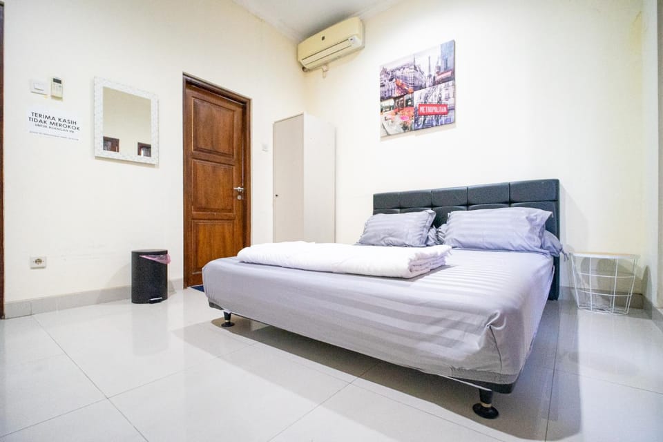 Bed, Bedroom, air conditioner