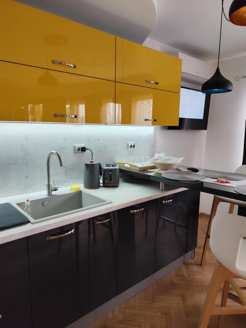 Kitchen or kitchenette