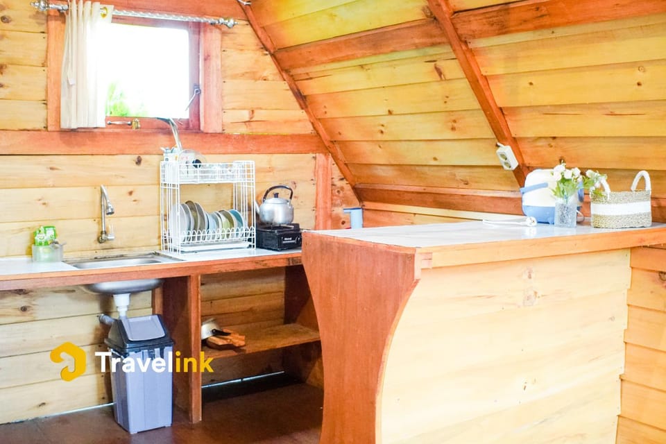 Kitchen or kitchenette, kitchen