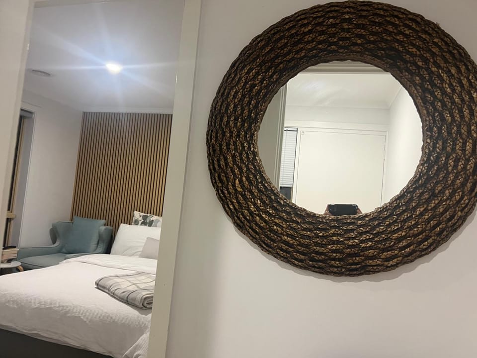 Private Entry Guest Suite- 6 minutes to Airport Apartment in Melbourne