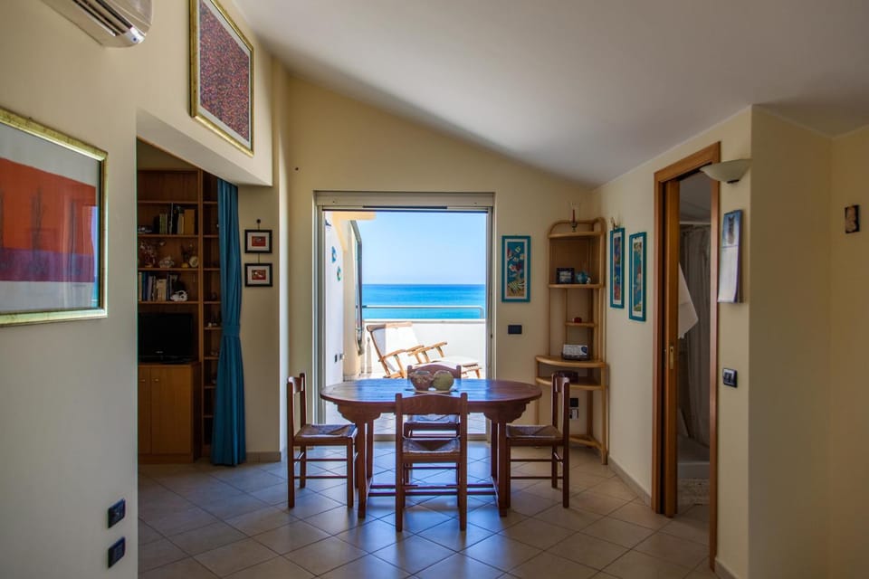 La Terrazza sul Mare di Ulisse Apartment in Sicily