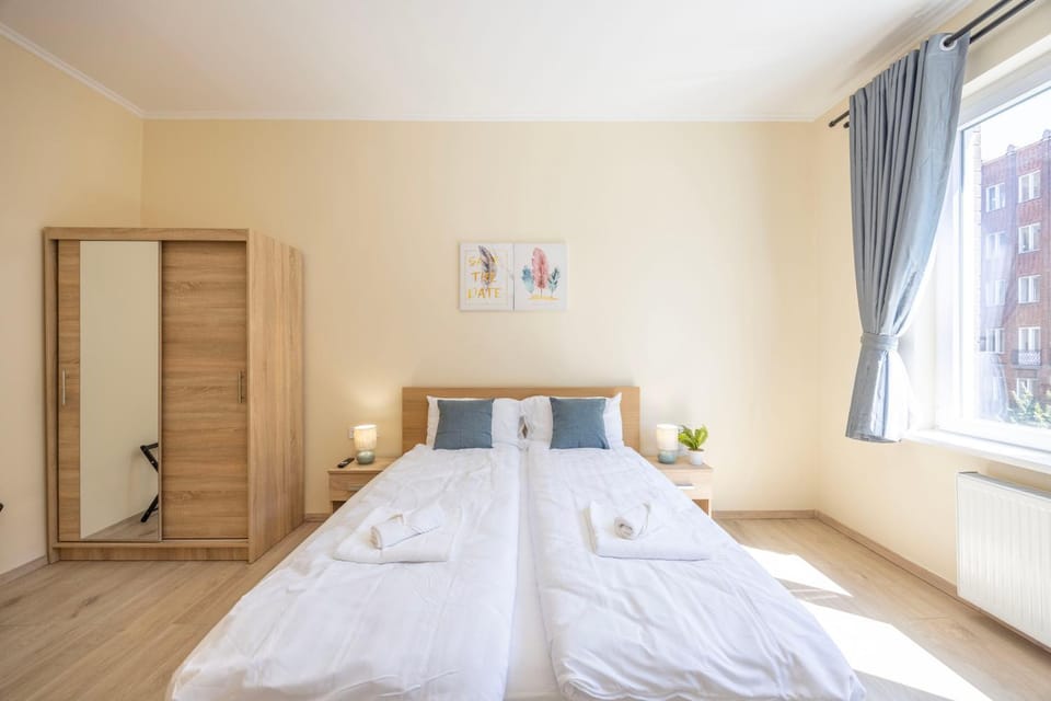 Bed, Photo of the whole room, Bedroom, towels, wardrobe