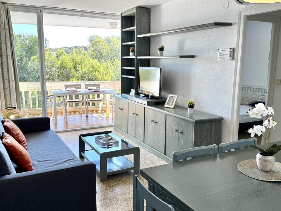 APARTBEACH CYE 6 42 con VISTA LATERAL MAR Apartment in Salou