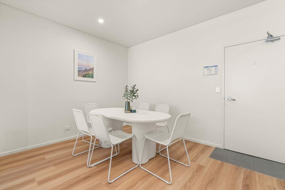 150m to Surf Beach - Central Location - 2BR Apartment in Kiama