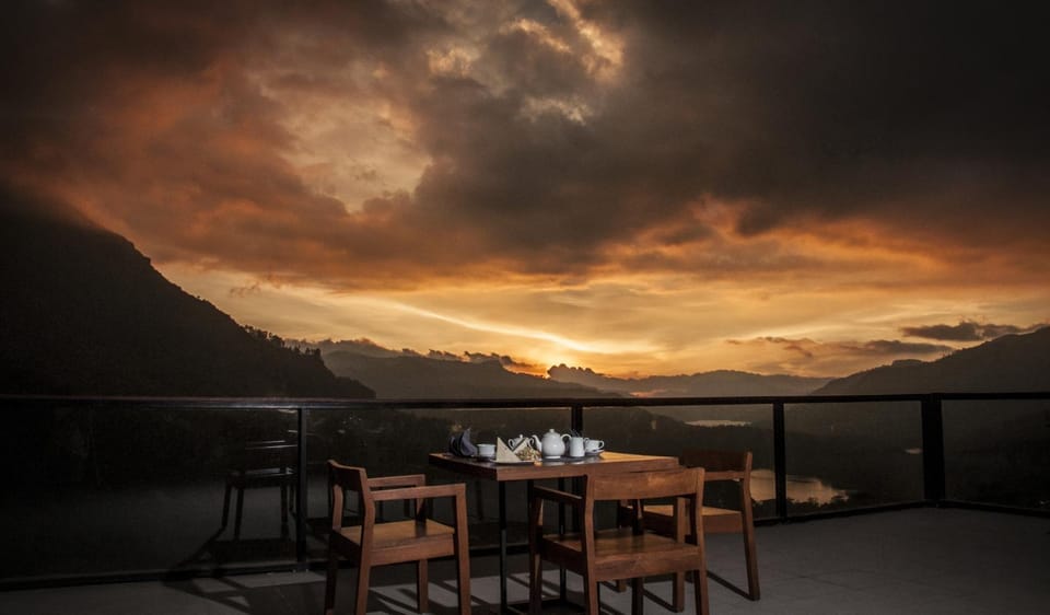 Balcony/Terrace, Mountain view