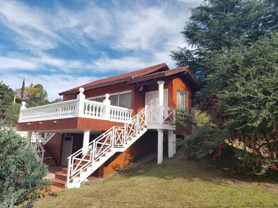 La Casa del Lago House in Villa Carlos Paz