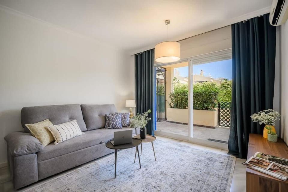 Communal lounge/ TV room, TV and multimedia, View (from property/room), Living room, Seating area