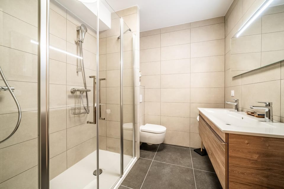 Shower, Toilet, Bathroom