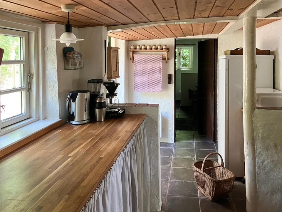 Coffee/tea facilities, Kitchen or kitchenette